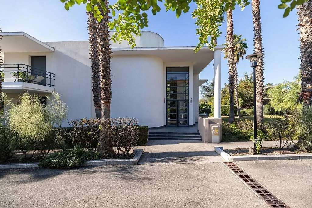 Beautiful And Spacious 2 Bed Apt With Pool Antibes 0*,  France