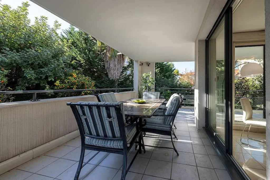 Beautiful And Spacious 2 Bed Apt With Pool Antibes Apartment