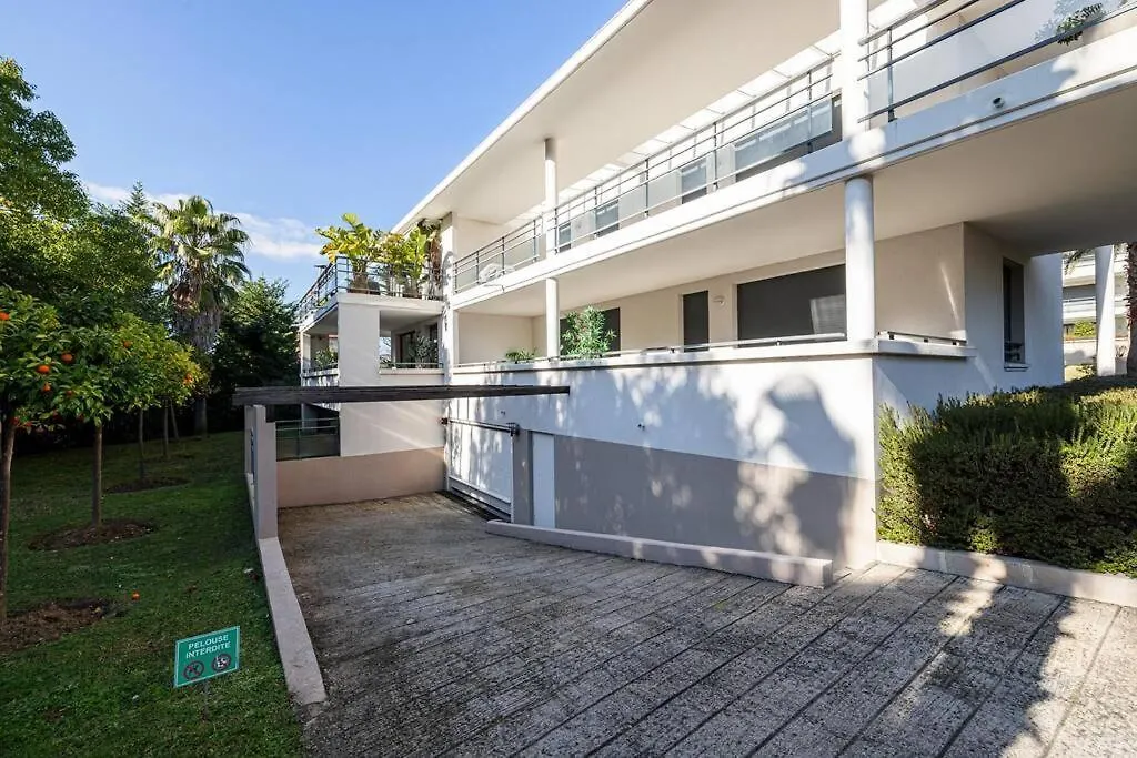 Beautiful And Spacious 2 Bed Apt With Pool Antibes 0*,
