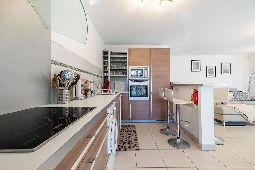 Beautiful And Spacious 2 Bed Apt With Pool Antibes Frankrijk