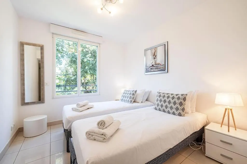 Apartment Beautiful And Spacious 2 Bed Apt With Pool Antibes